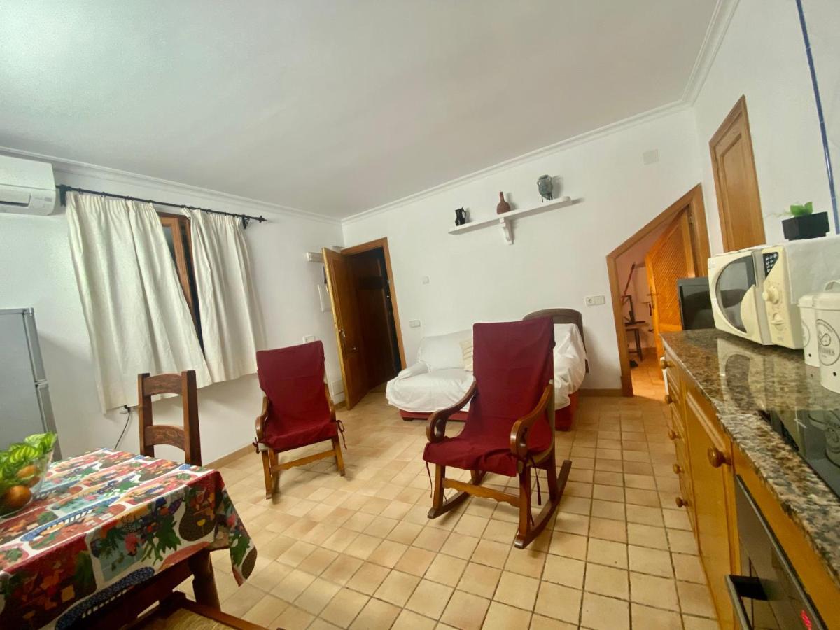 Apartamento Puerto De Pollensa Villa: Mountain Retreat Near Port de Pollença