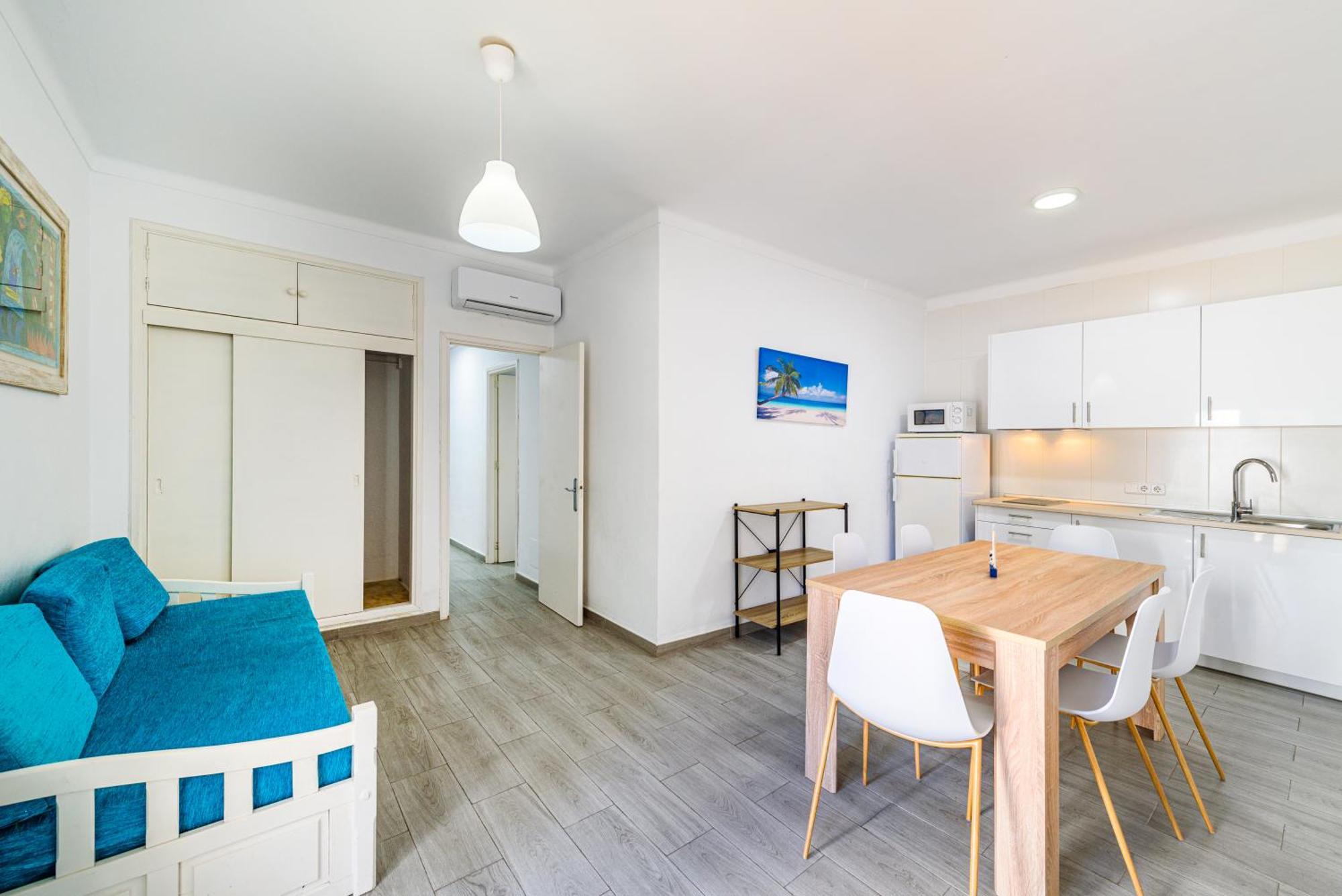 Falco Aparthotel *