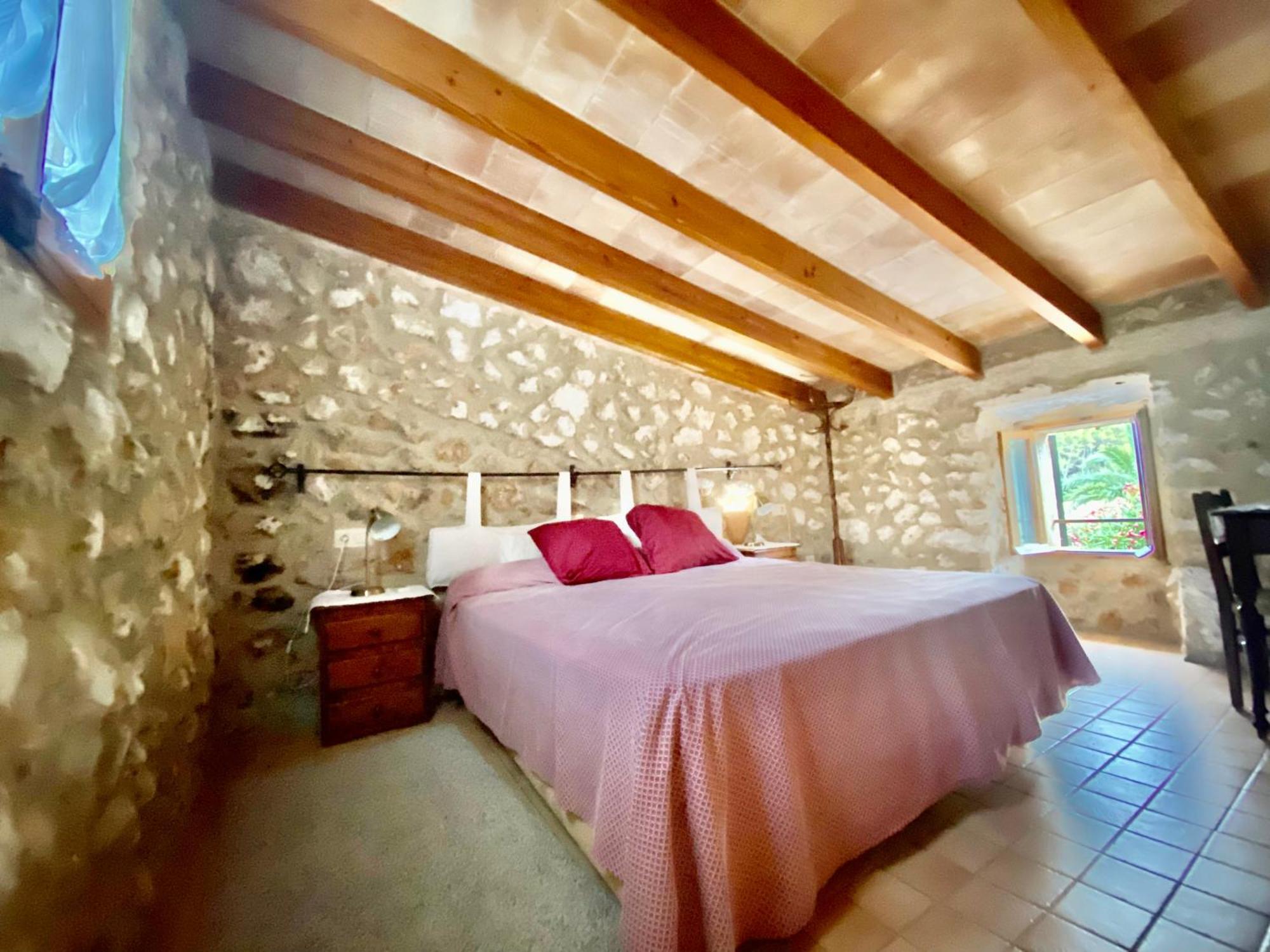 Apartamento Puerto De Pollensa Villa: Mountain Retreat Near