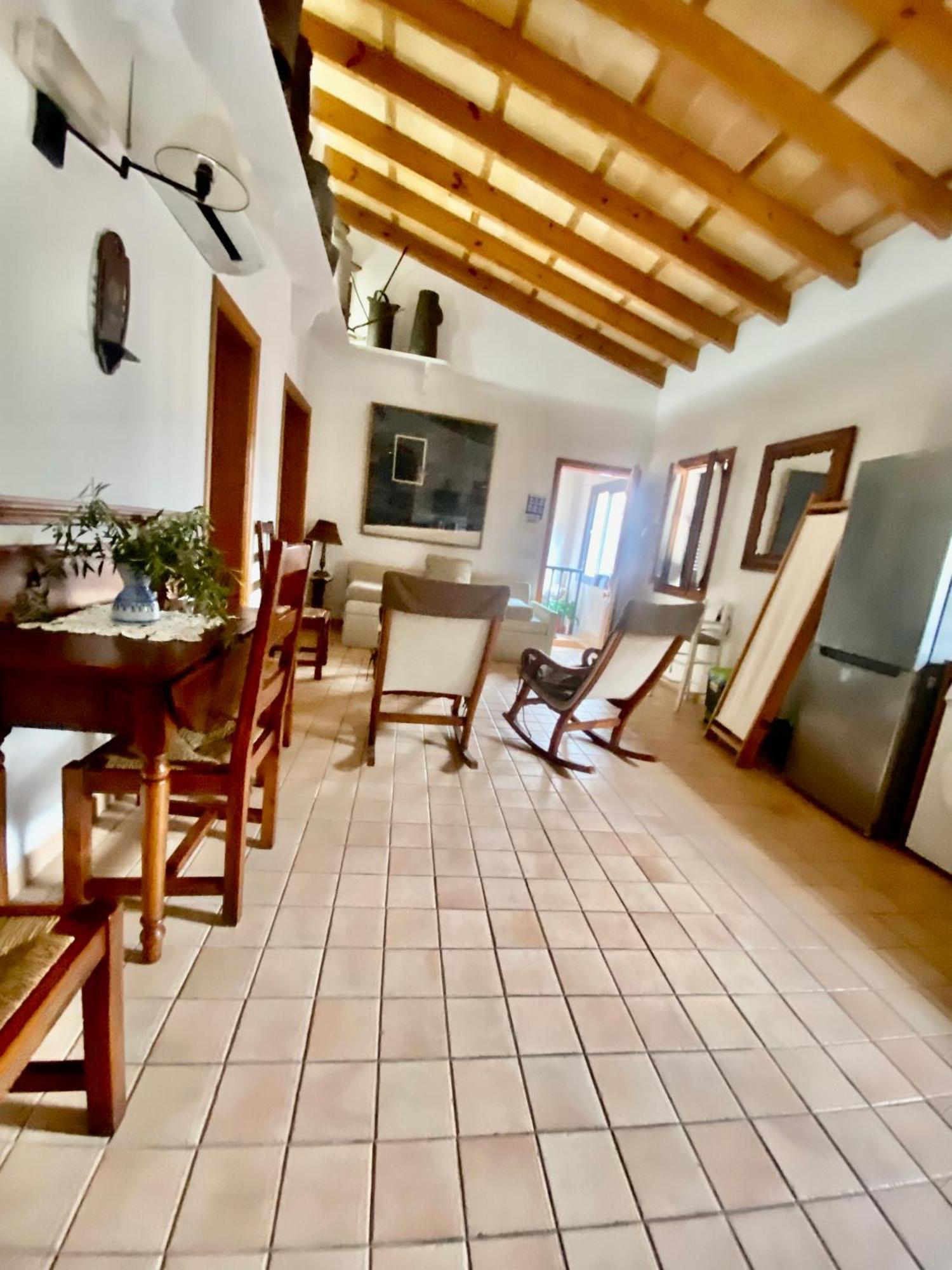 Puerto De Pollensa Villa: Mountain Retreat Near Apartamento Port de Pollença