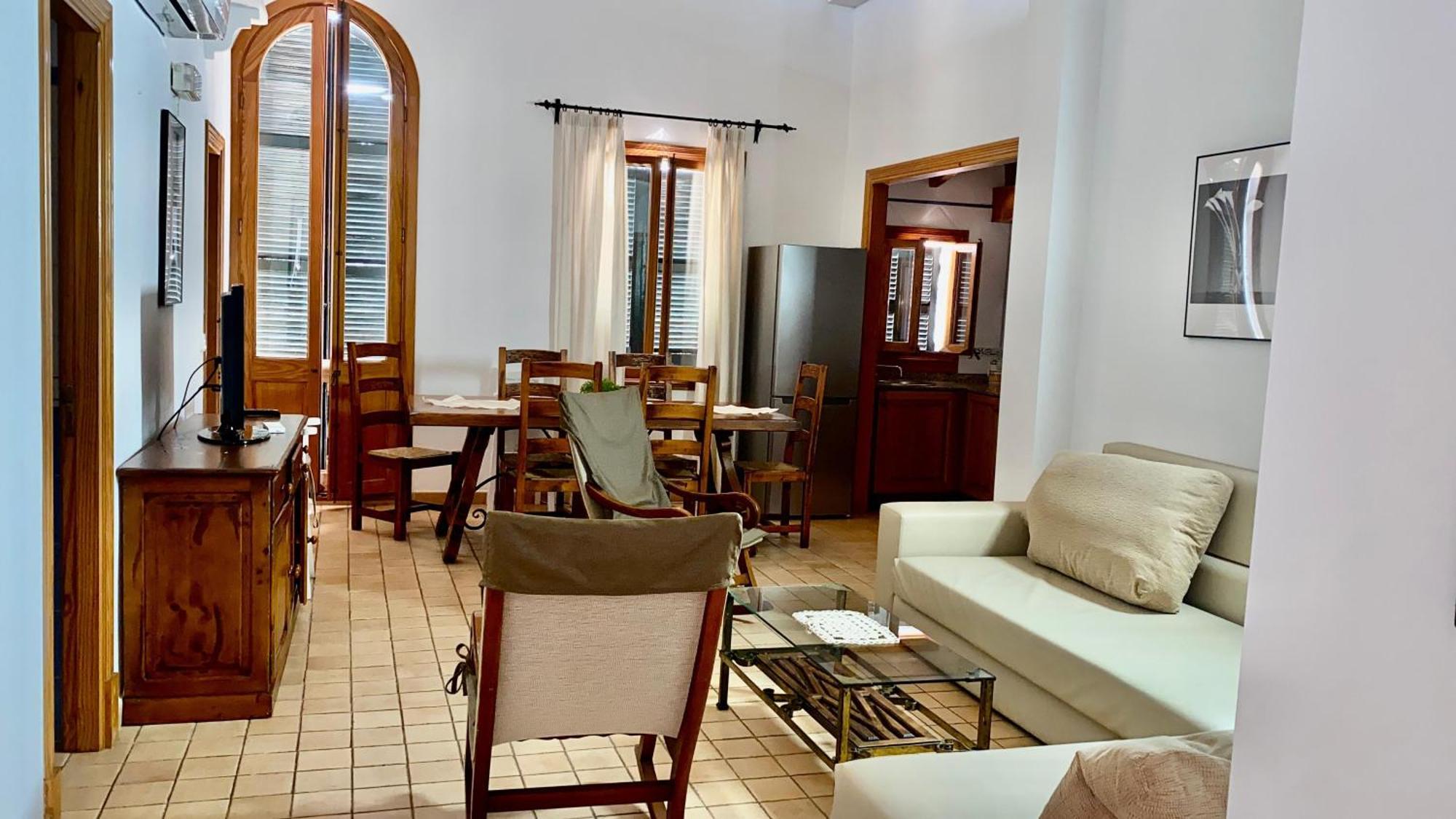 Puerto De Pollensa Villa: Mountain Retreat Near Apartamento Port de Pollença
