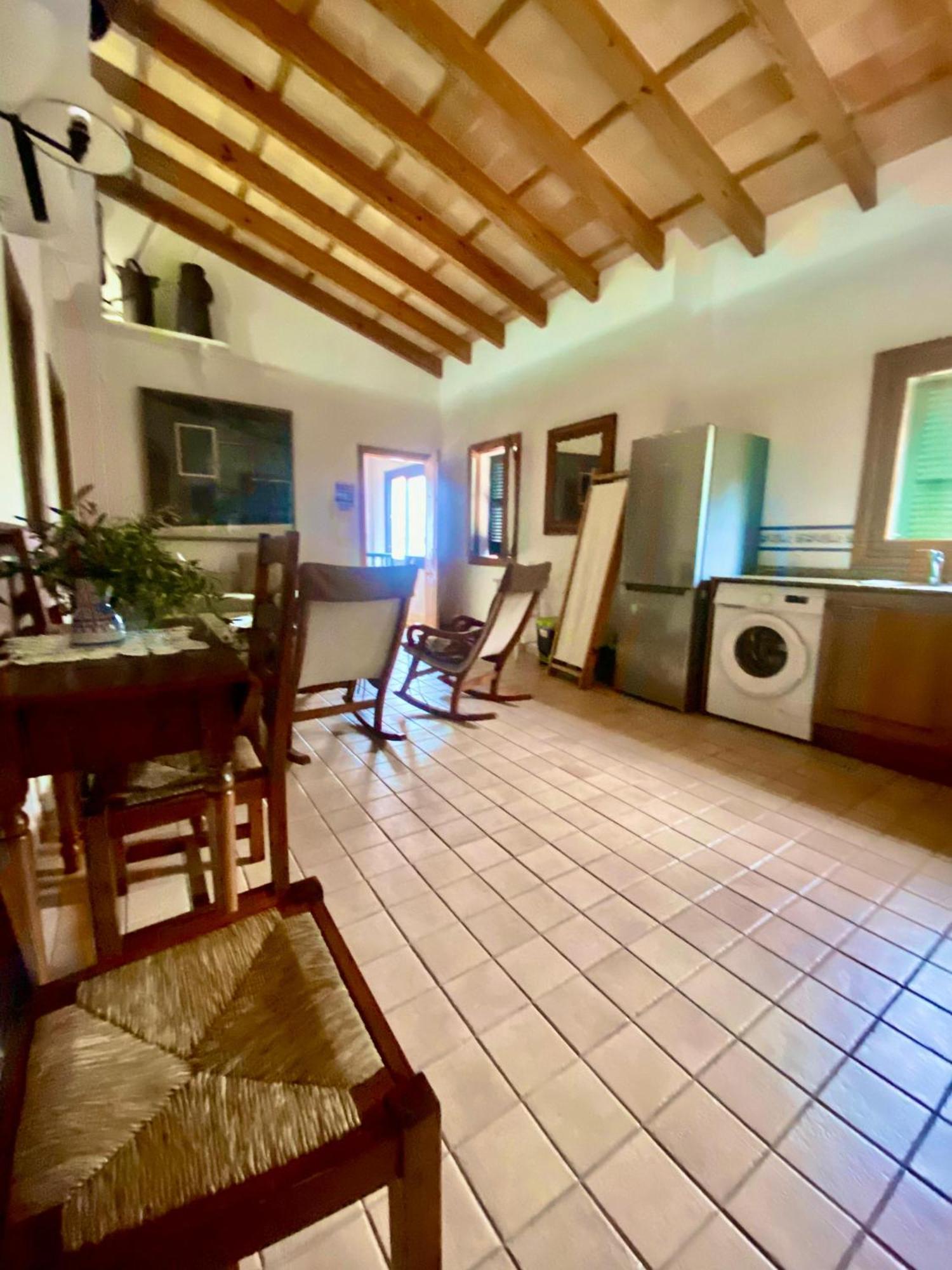 Puerto De Pollensa Villa: Mountain Retreat Near Apartamento *