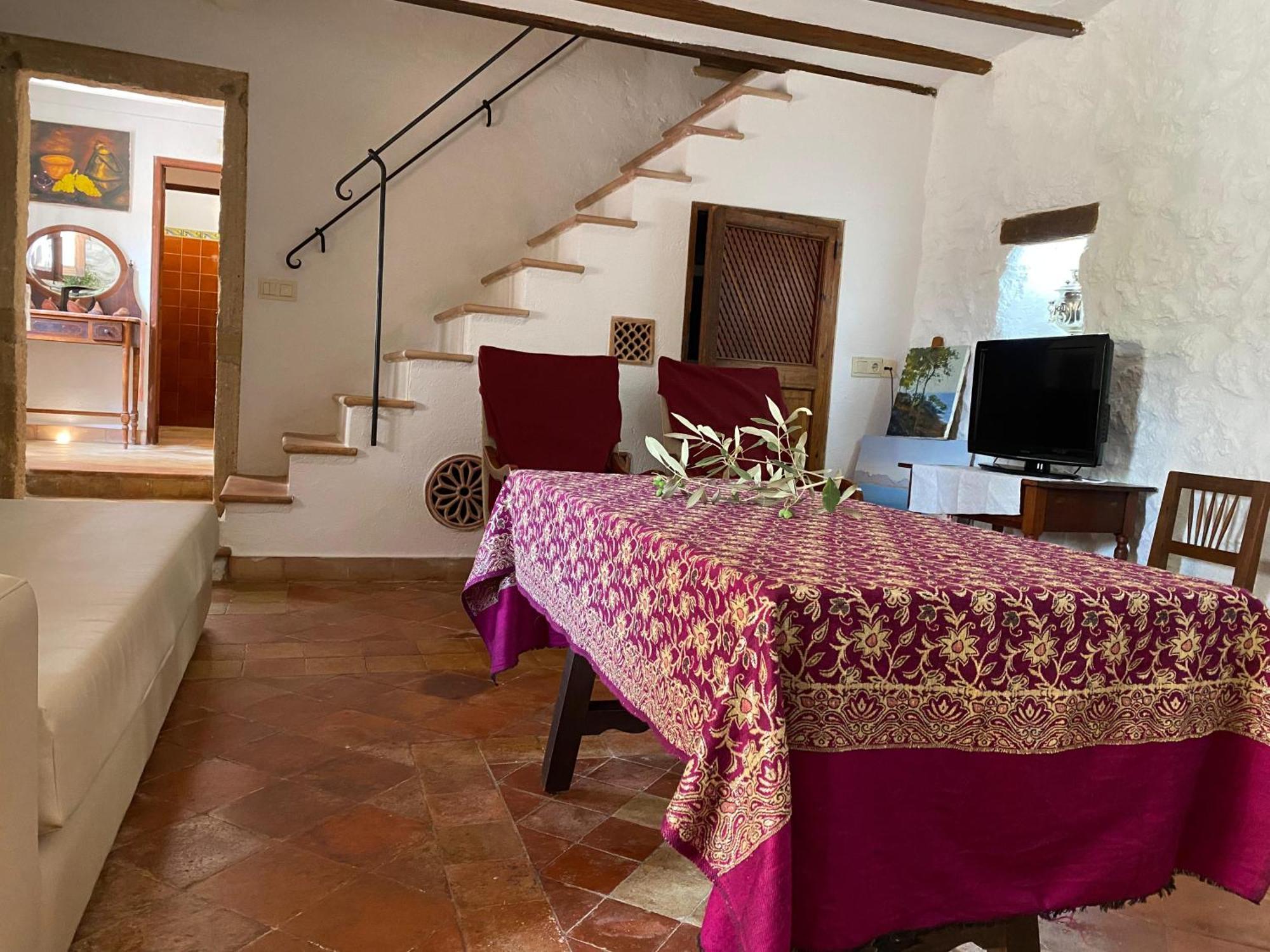 Puerto De Pollensa Villa: Mountain Retreat Near *
