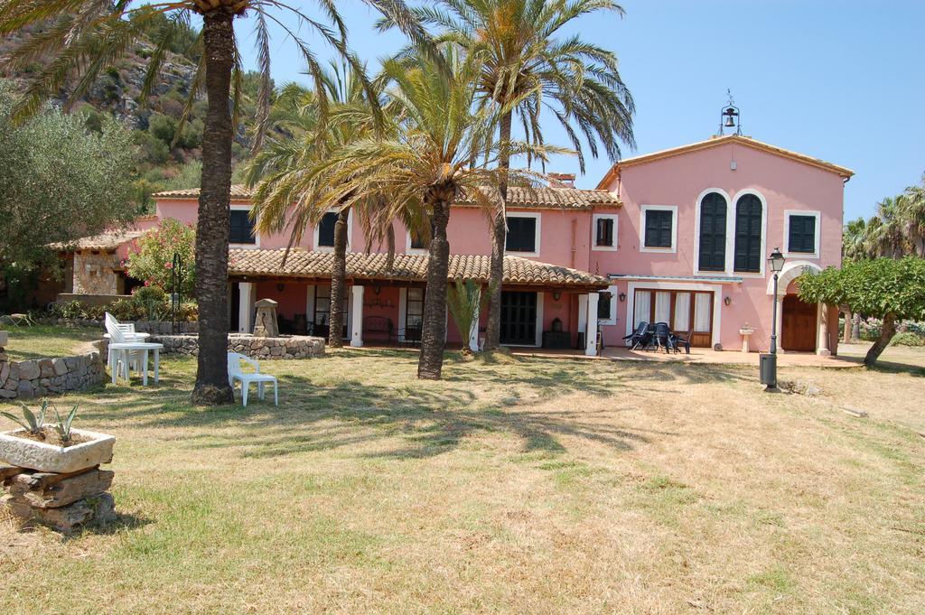 Puerto De Pollensa Villa: Mountain Retreat Near Apartamento
