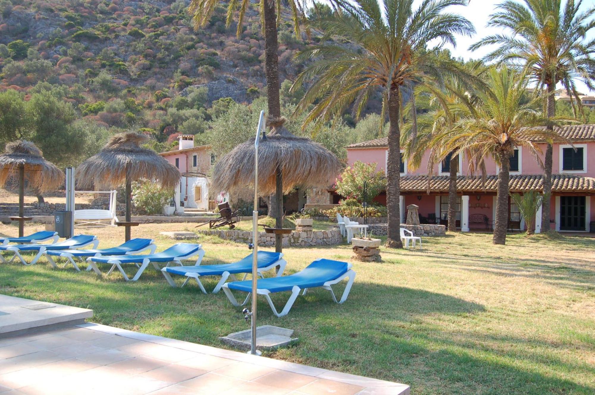 Puerto De Pollensa Villa: Mountain Retreat Near Apartamento Port de Pollença