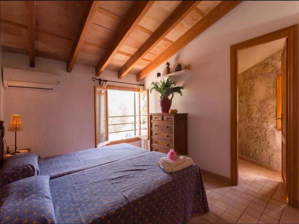 Apartamento Puerto De Pollensa Villa: Mountain Retreat Near
