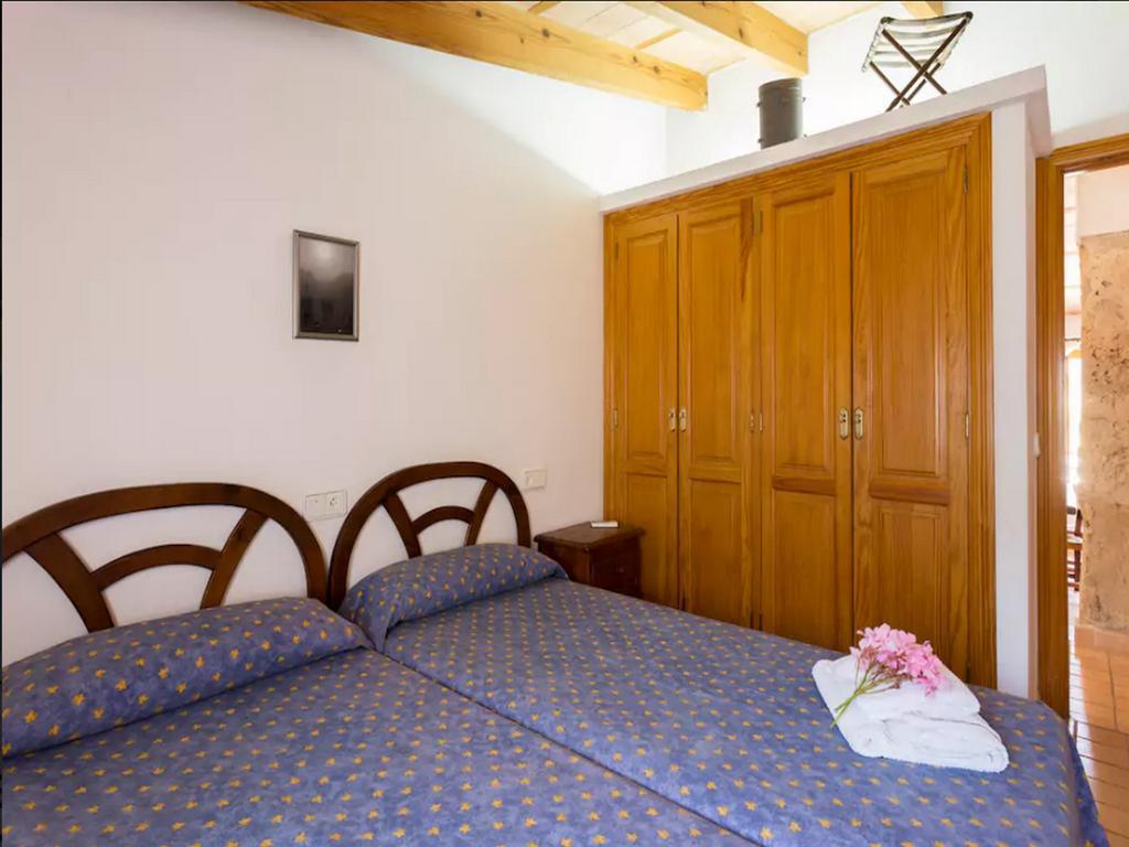 Puerto De Pollensa Villa: Mountain Retreat Near Apartamento Port de Pollença