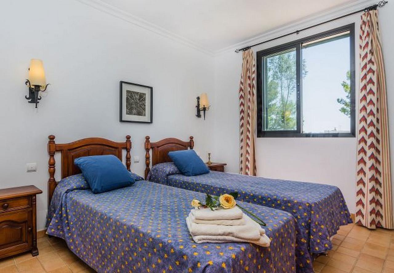 Puerto De Pollensa Villa: Mountain Retreat Near Apartamento