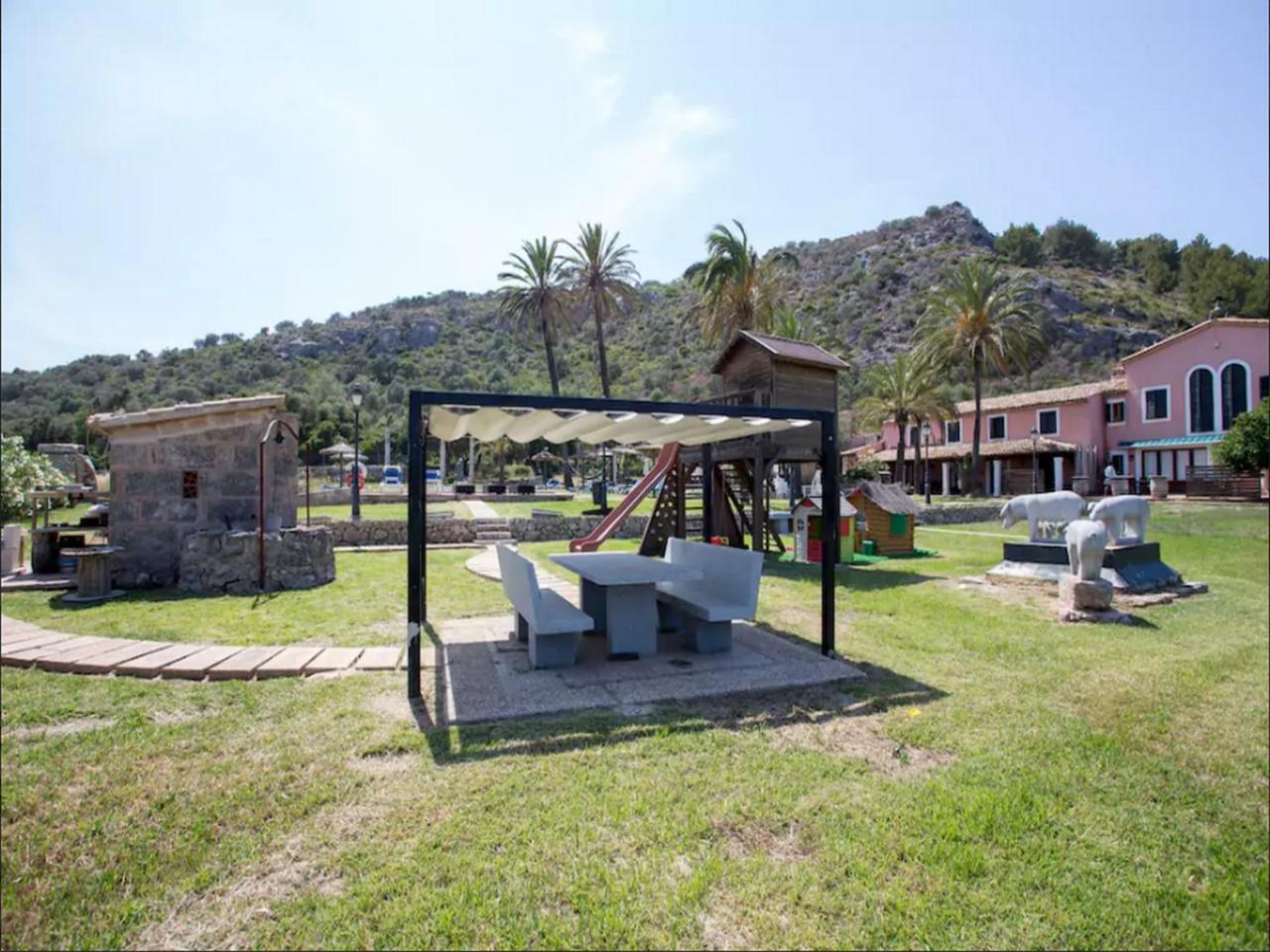 Puerto De Pollensa Villa: Mountain Retreat Near Apartamento *