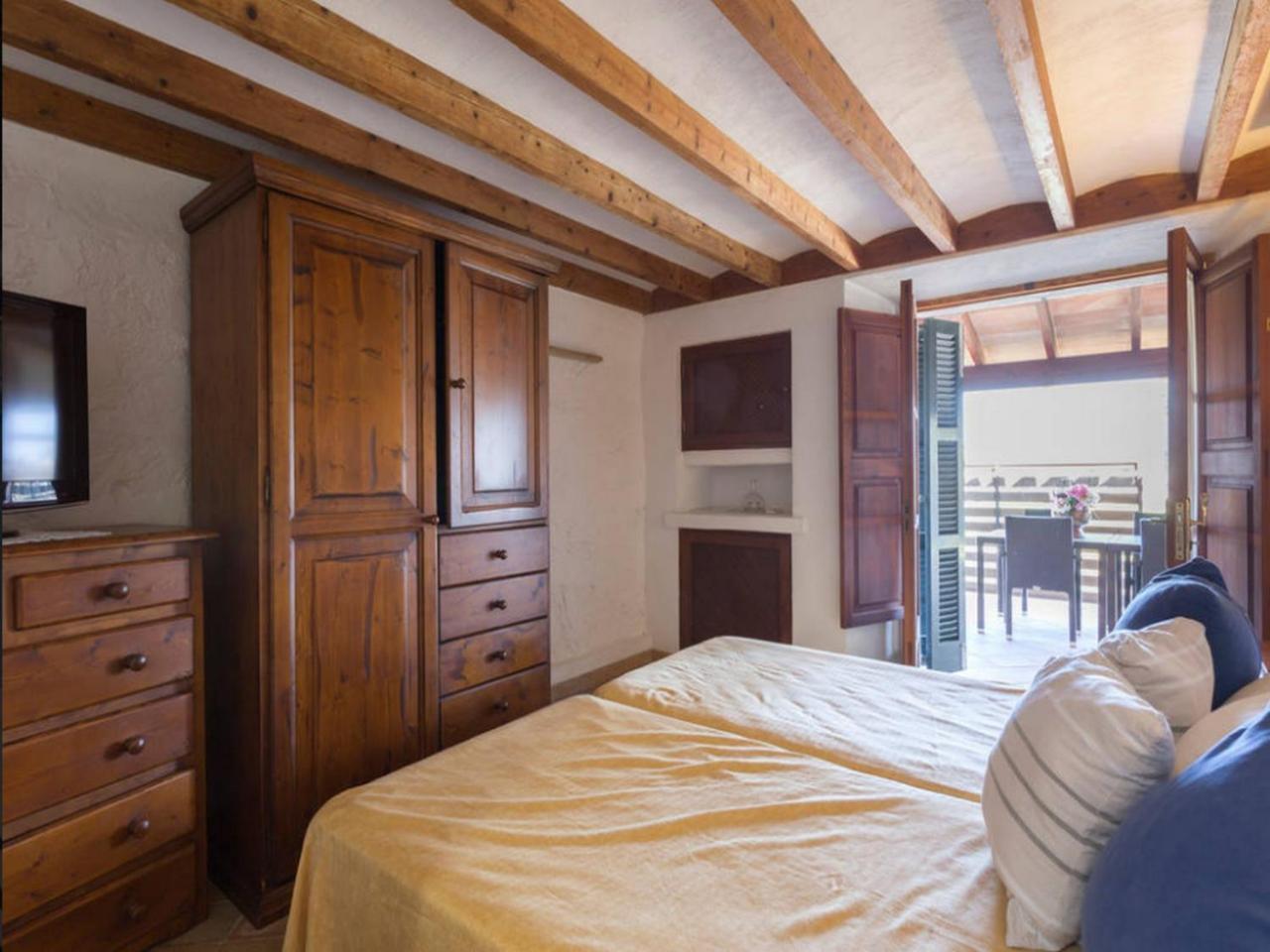 Puerto De Pollensa Villa: Mountain Retreat Near *
