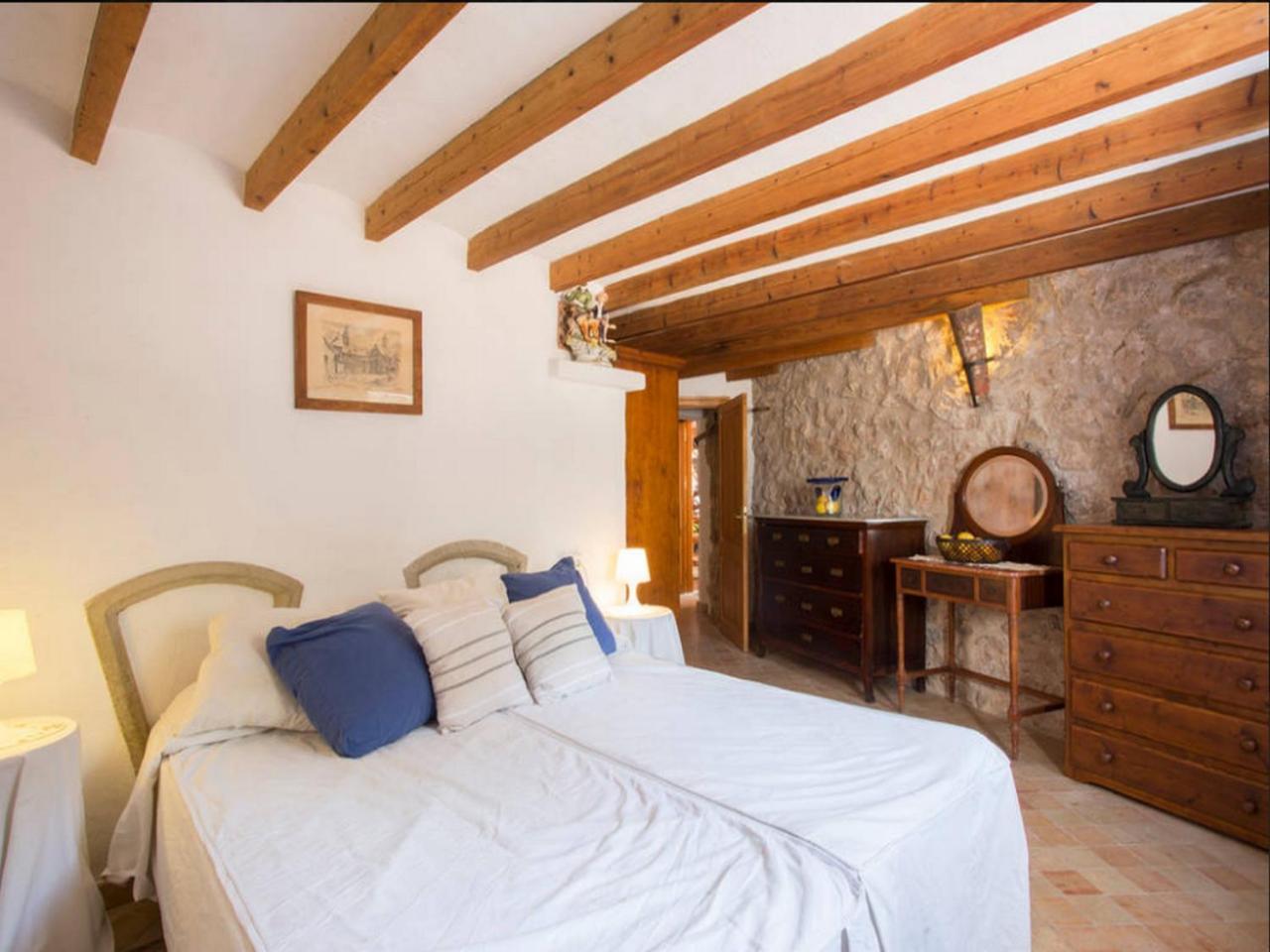 Puerto De Pollensa Villa: Mountain Retreat Near Apartamento *