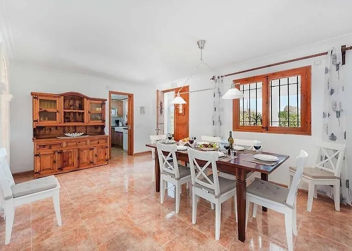6 Bedroom Villa A Very Short To Port Pollensa By Renthousing