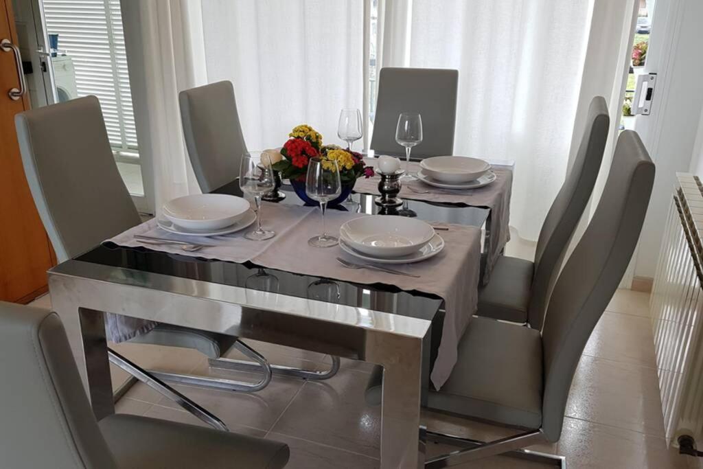 Apartment Apto. Cerca Playa- Wifi&a.c. *