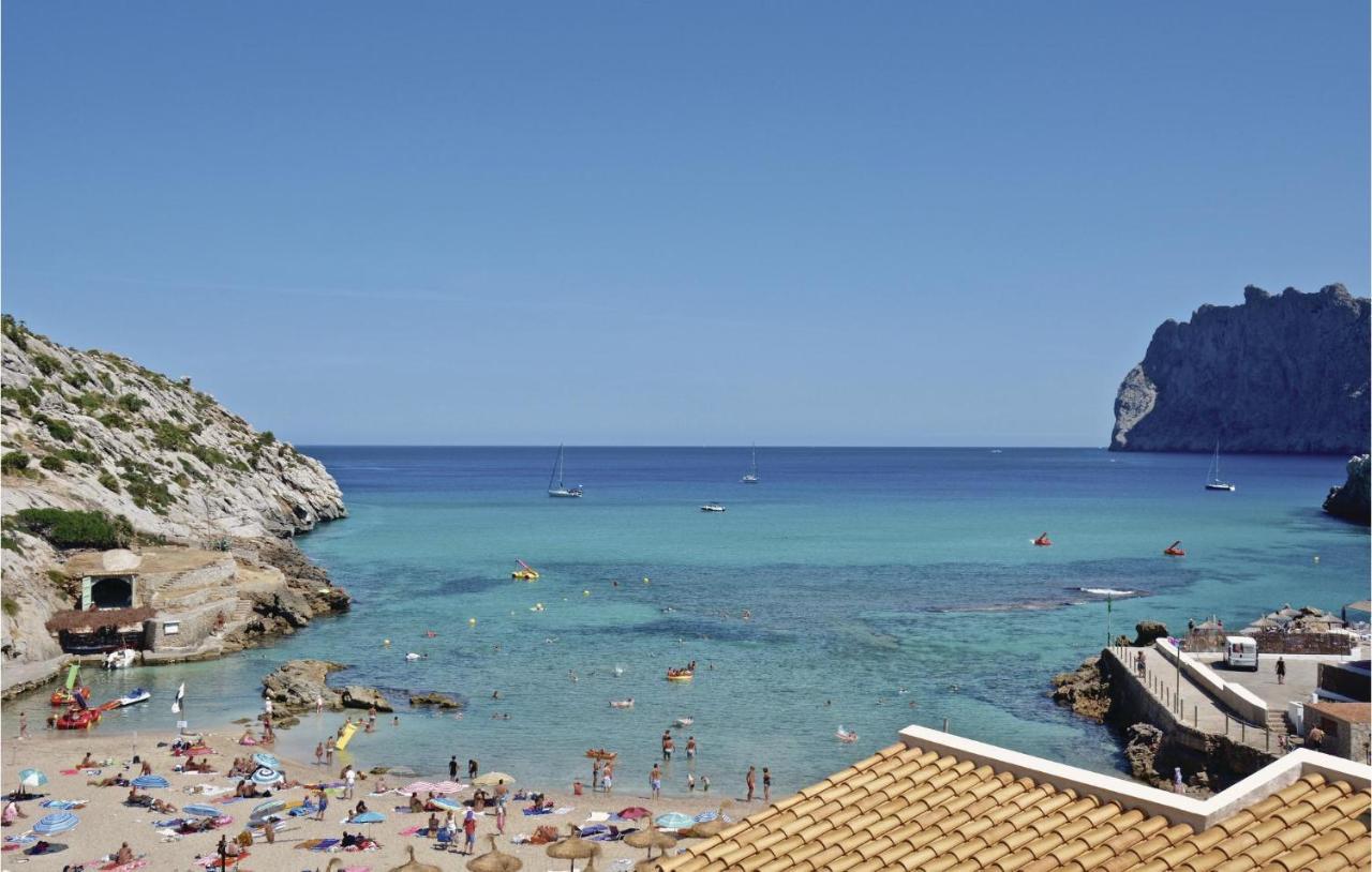 Casa de férias Amazing In Puerto De Pollensa With 4 Bedrooms, Private Swimming Pool And Outdoor Swimming Pool