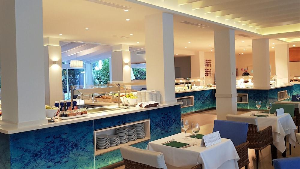 Puerto Azul Hotel