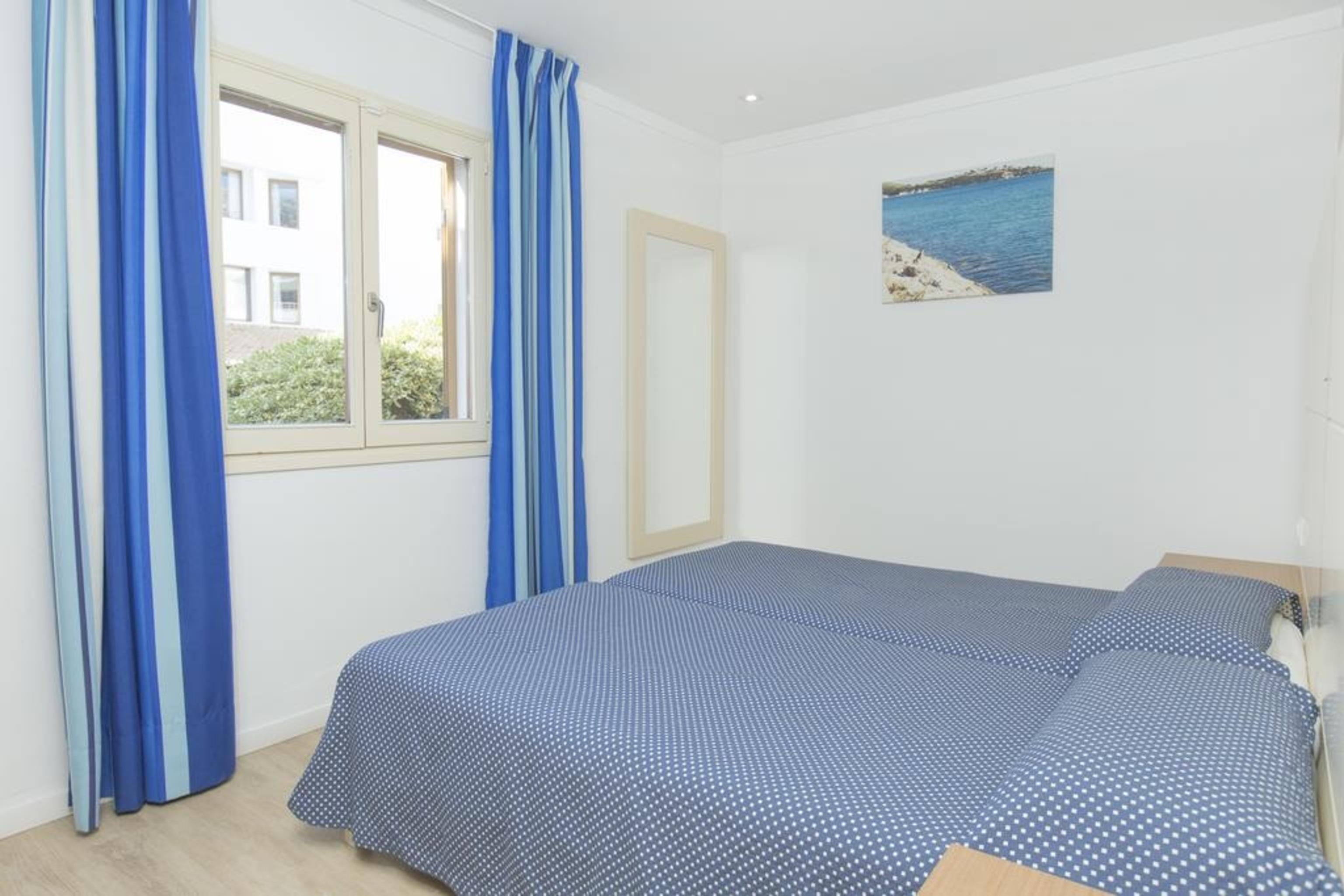Flora Aparthotel 3*