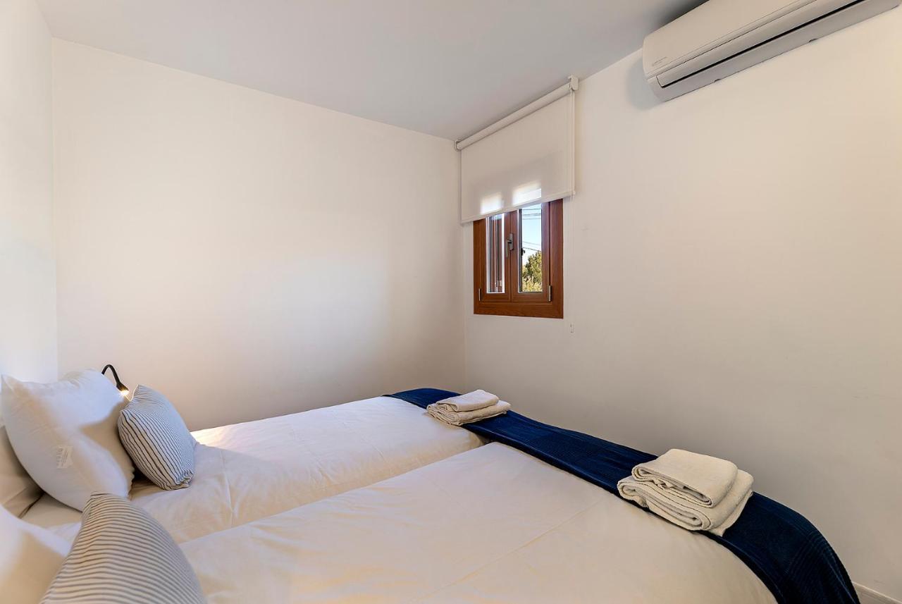 Apartament La Gola Apartment, First-line Beachfront, Newly Refurbished