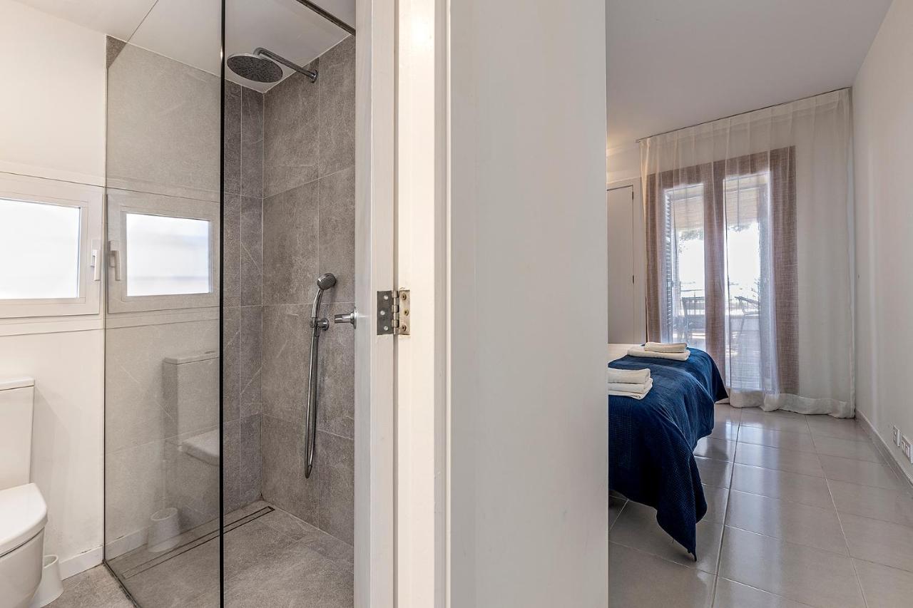 La Gola Apartment, First-line Beachfront, Newly Refurbished Apartament Port de Pollença