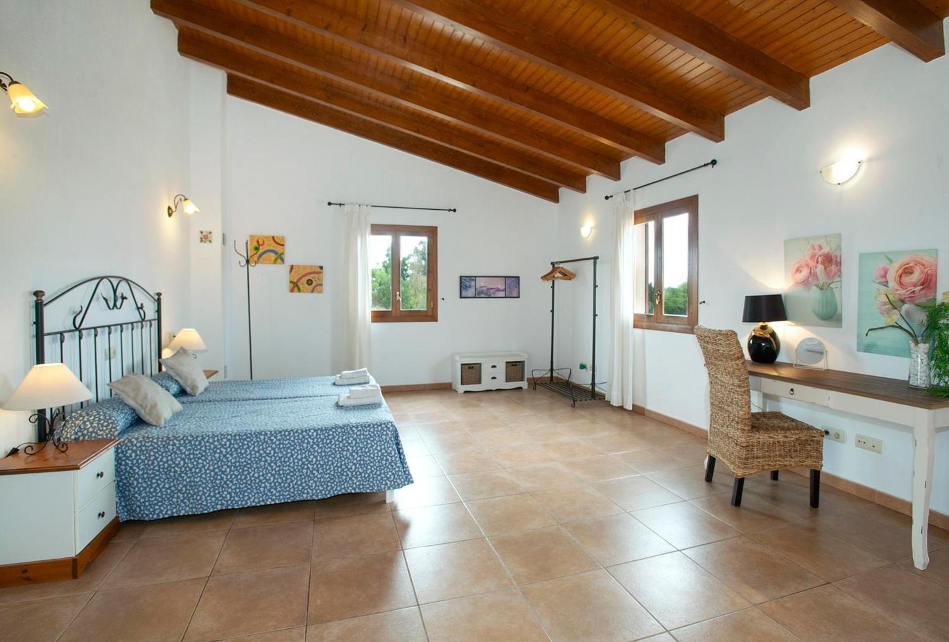Pallicer By Vintage Travel * Port de Pollenca