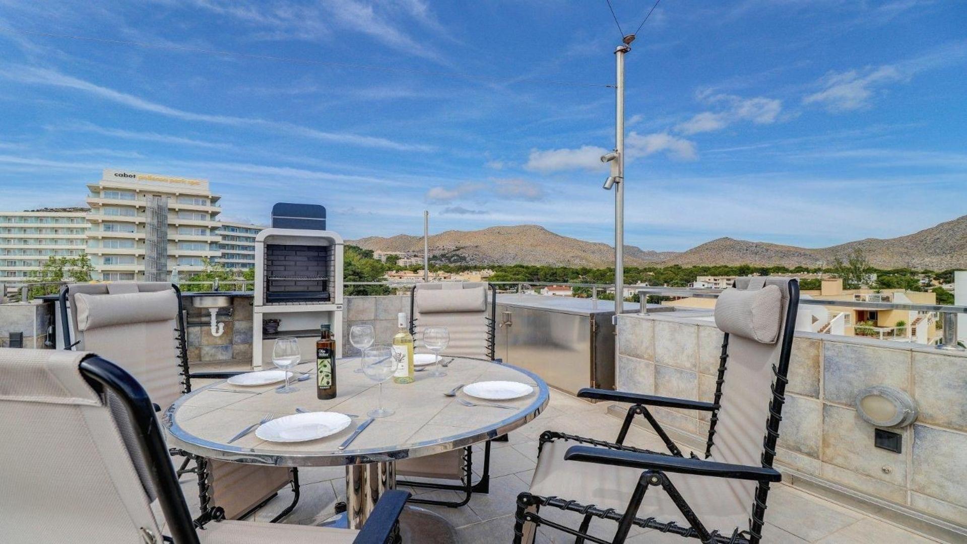 In Pollenca Mit Schoener Terrasse *