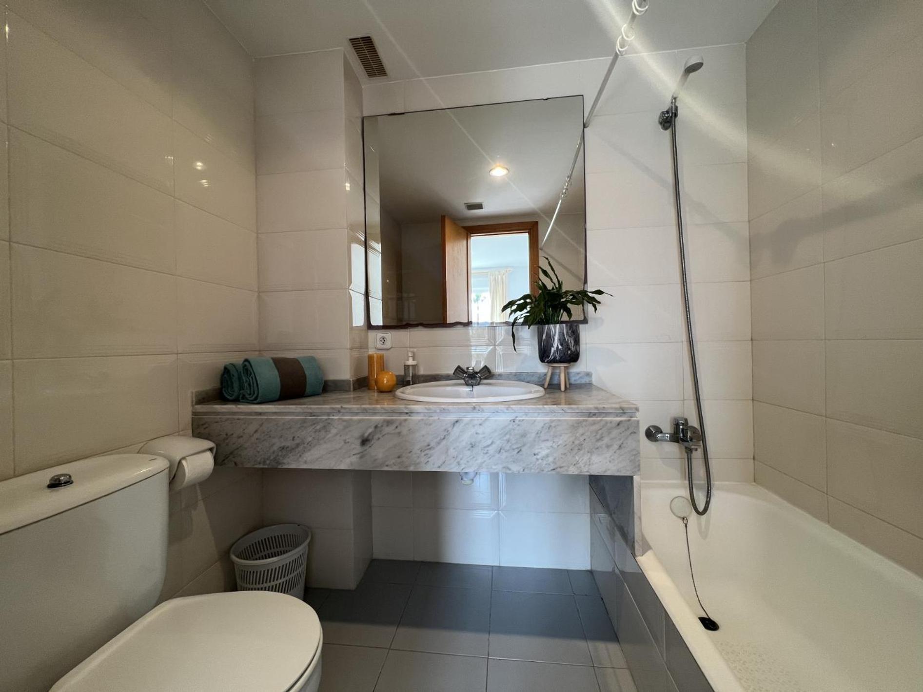 Isholidays Acron Apartment