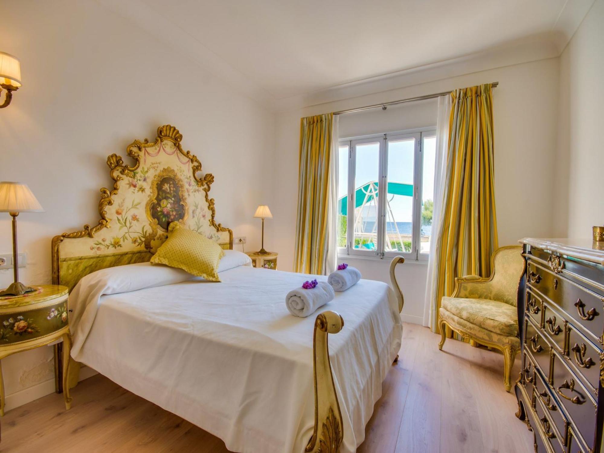 Stunning With Private Pool *