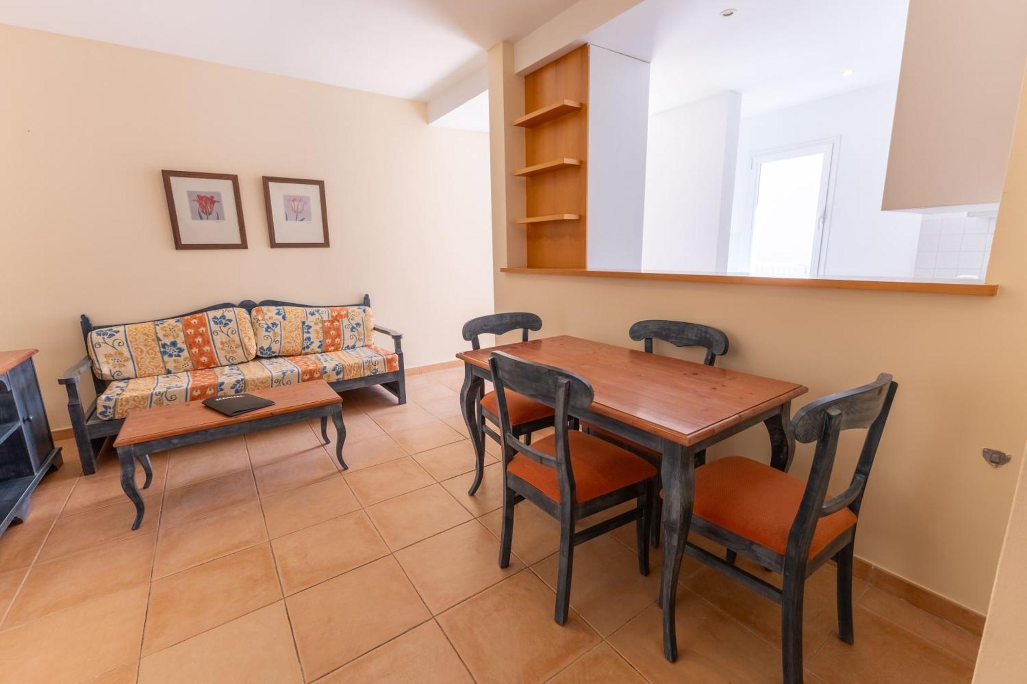 Apartment Cozy Near The Sea With Wifi And Pool