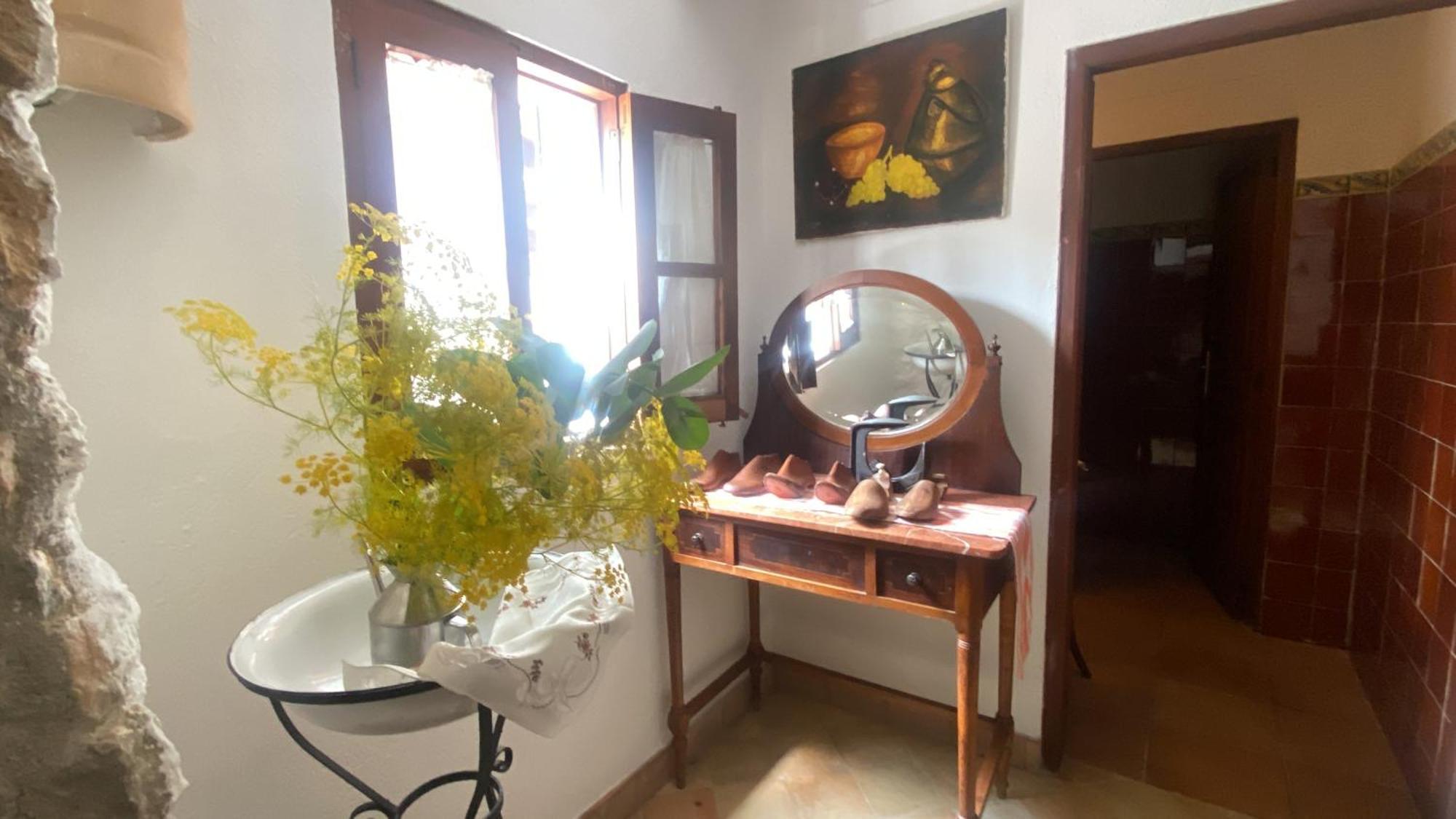 Puerto De Pollensa Villa: Mountain Retreat Near *