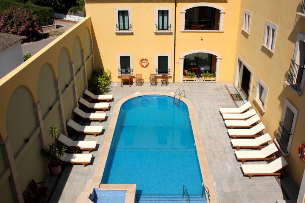 Galeon Apartment