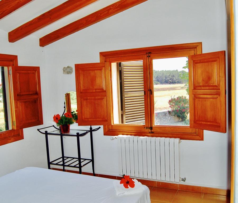 Private For Family Groups, Private Mountain Ideal For Runners, Trailers, Hikers, It Is Approximately 3 Minute Walk From The Villa