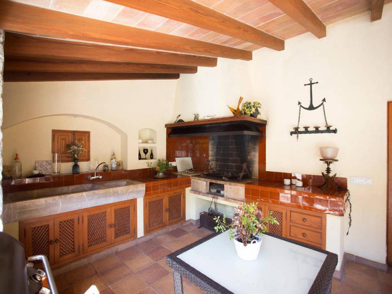 Private For Family Groups, Private Mountain Ideal For Runners, Trailers, Hikers, It Is Approximately 3 Minute Walk From The