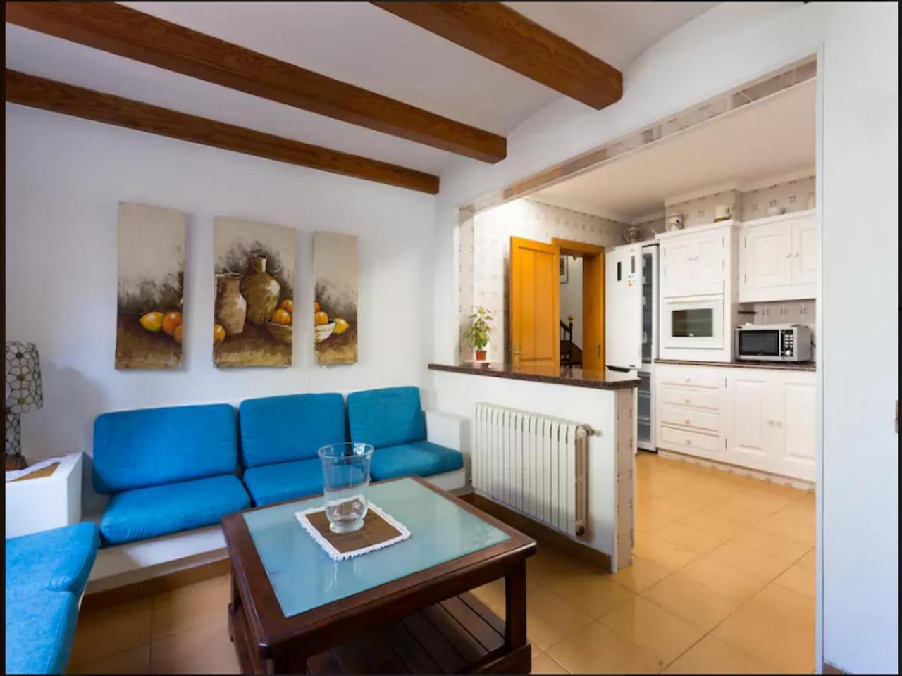 Private For Family Groups, Private Mountain Ideal For Runners, Trailers, Hikers, It Is Approximately 3 Minute Walk From The Villa