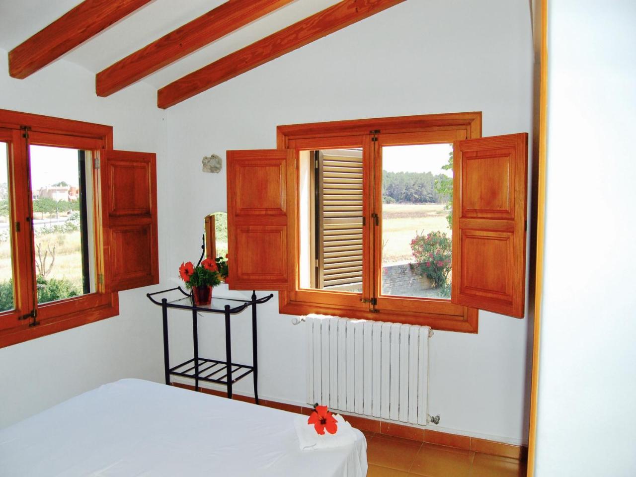 Private For Family Groups, Private Mountain Ideal For Runners, Trailers, Hikers, It Is Approximately 3 Minute Walk From The