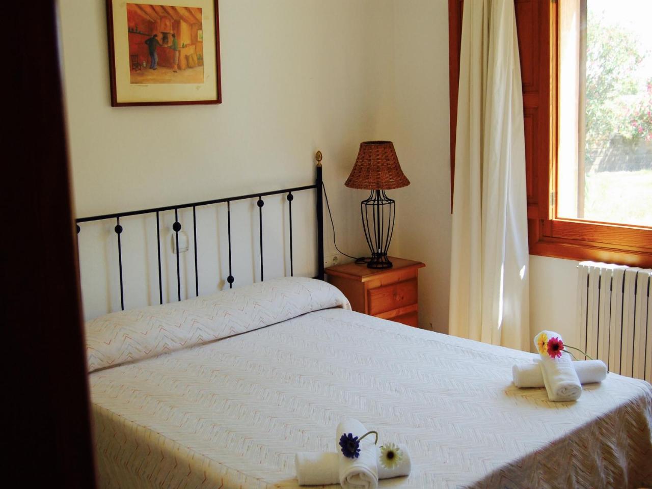 Private For Family Groups, Private Mountain Ideal For Runners, Trailers, Hikers, It Is Approximately 3 Minute Walk From The Villa *