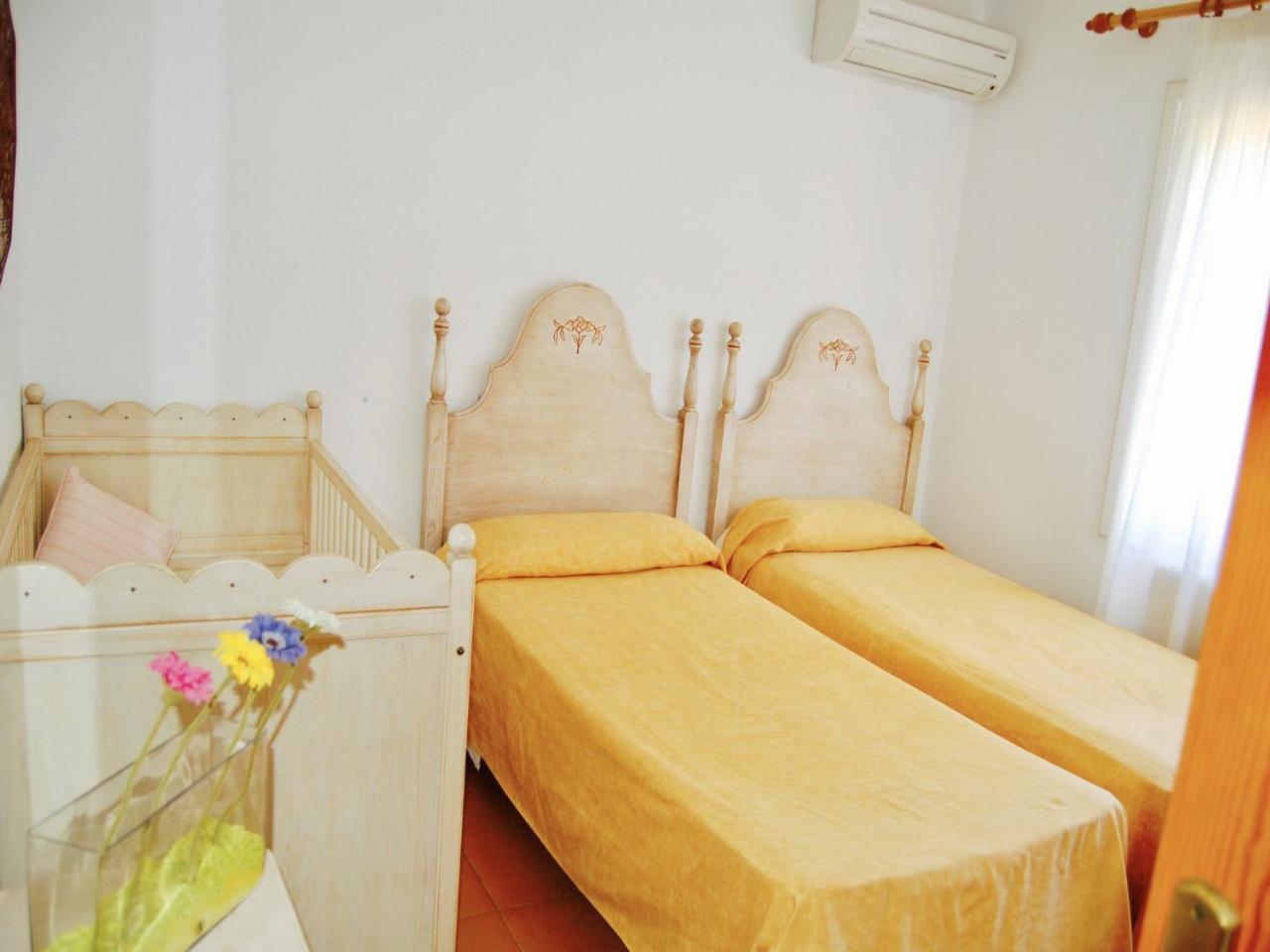 Private For Family Groups, Private Mountain Ideal For Runners, Trailers, Hikers, It Is Approximately 3 Minute Walk From The Villa *