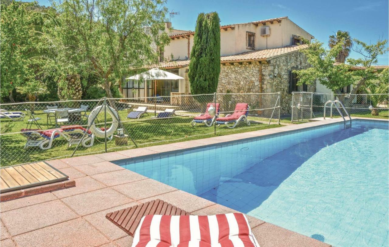 Amazing In Puerto De Pollensa With 4 Bedrooms, Private Swimming Pool And Outdoor Swimming Pool Casa de férias *