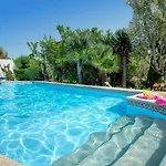 Can Camarroja