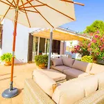 Beautiful Villa Near The Beach