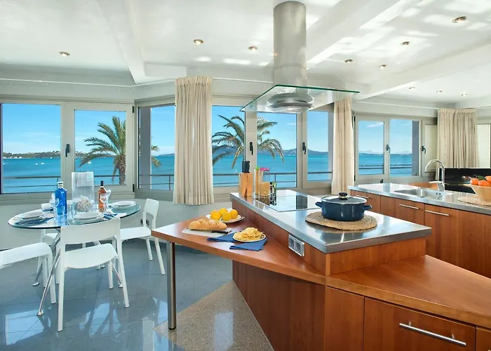 Life By The Beach - Sea View Apartment 2