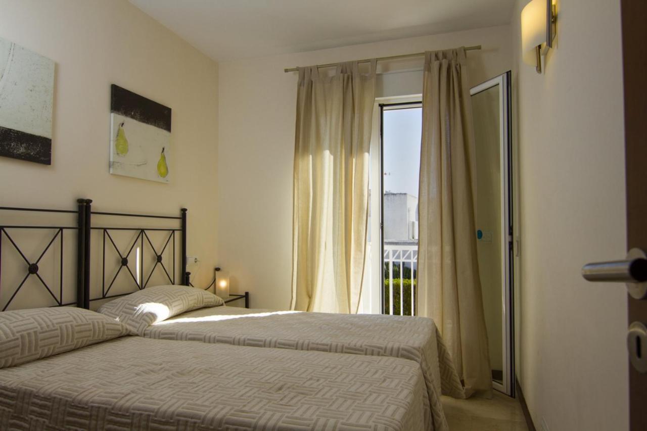 Holiday home Villa: 3-bedroom With Shared Pool And Wi-fi *