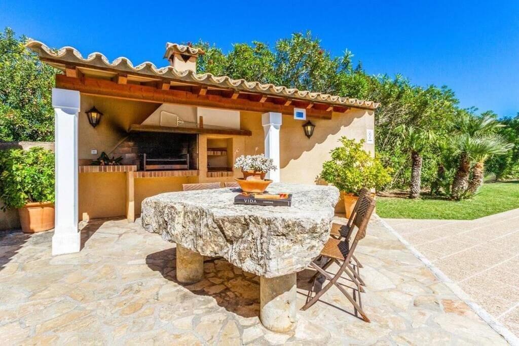 Charming Close To By Renthousing Pousada