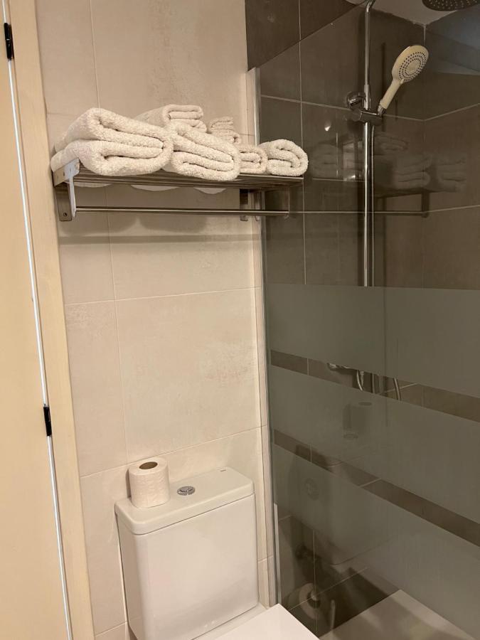 Alexia - Isla - Sunny One Bedroom - Balcony-terrace