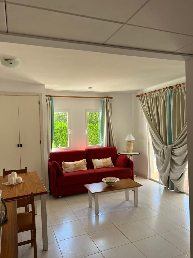 Alexia - Isla - Sunny One Bedroom - Balcony-terrace