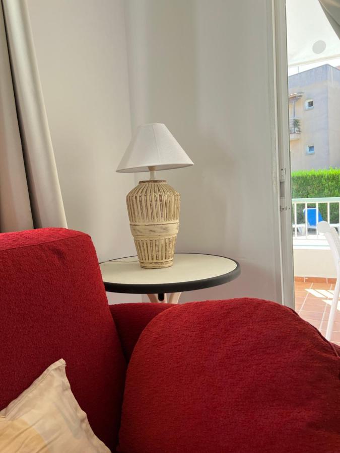 Alexia - Isla - Sunny One Bedroom - Balcony-terrace Apartment *