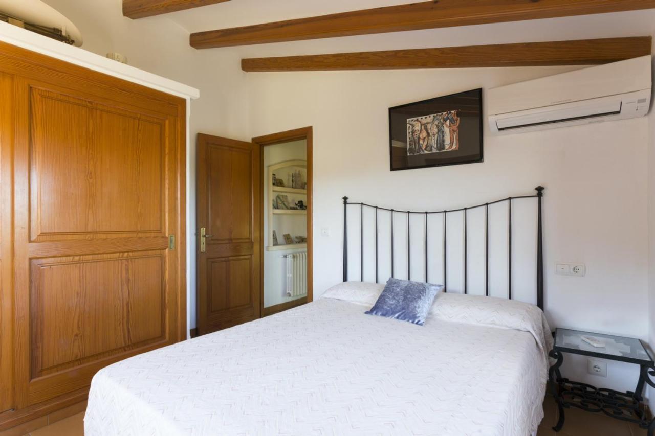 Elegant Villa: Pollenca Poolside Retreat Villa Port de Pollenca
