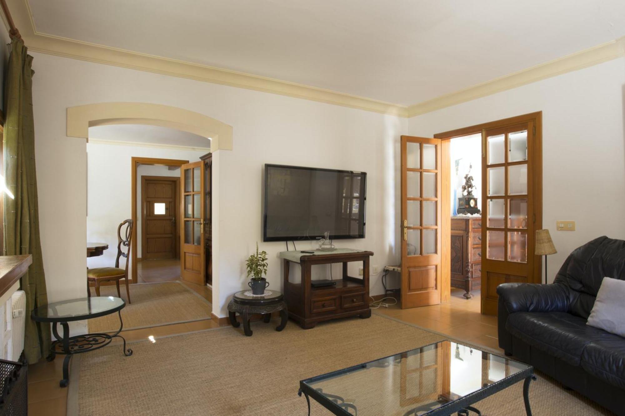 Elegant Villa: Pollenca Poolside Retreat Villa