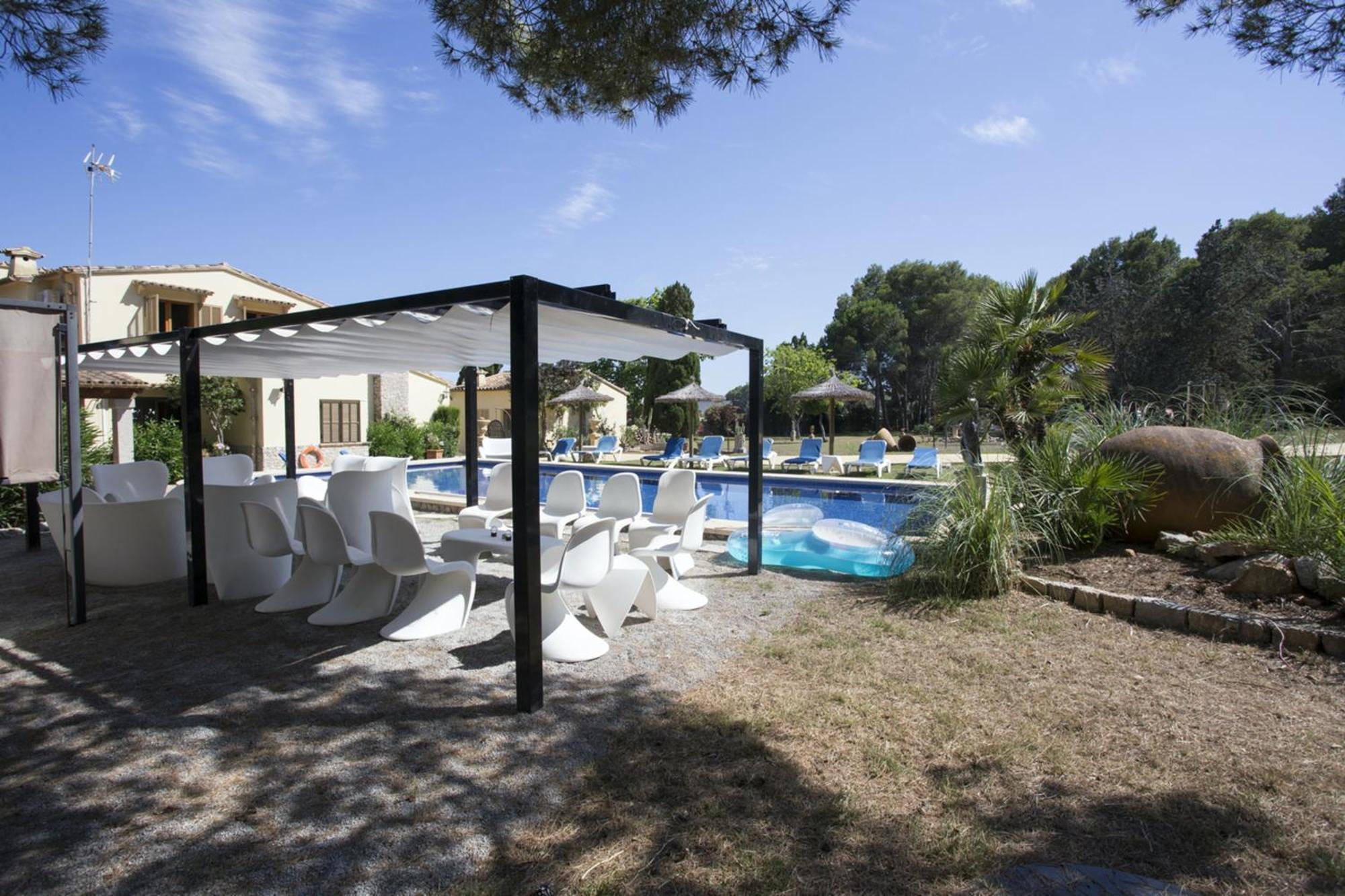 Elegant Villa: Pollenca Poolside Retreat Port de Pollenca