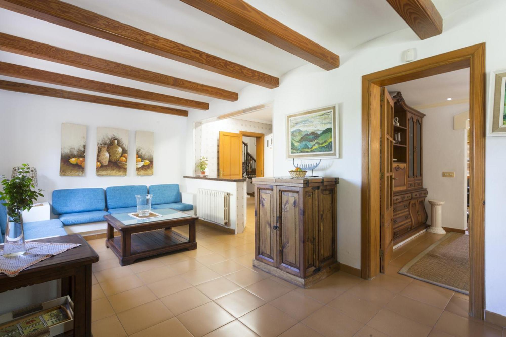 Villa Elegant Villa: Pollenca Poolside Retreat Port de Pollenca