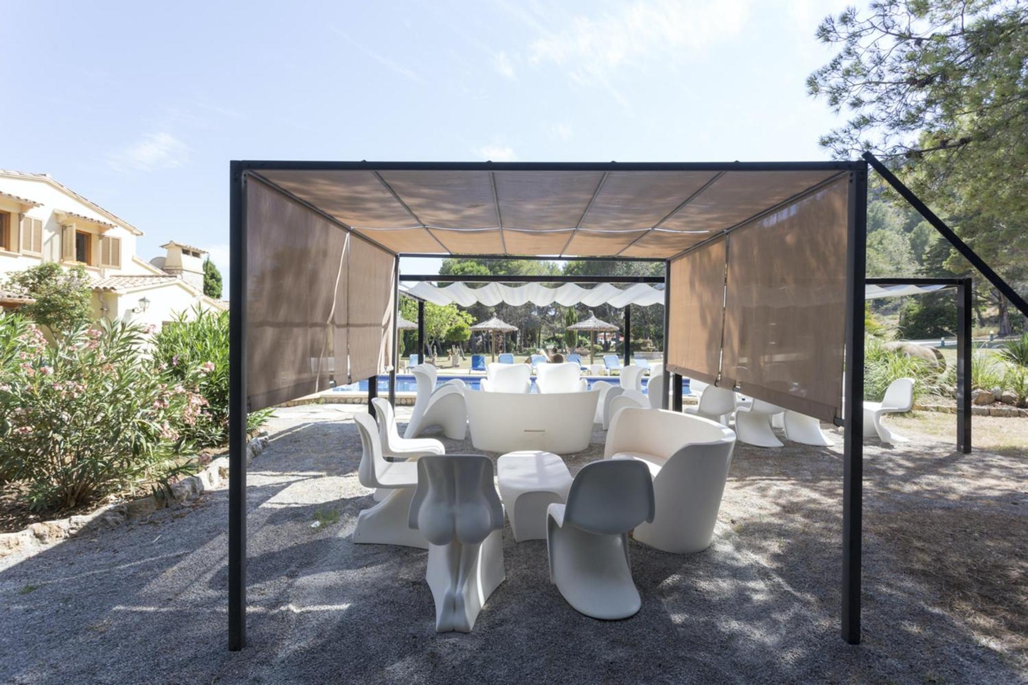 Elegant Villa: Pollenca Poolside Retreat Port de Pollenca