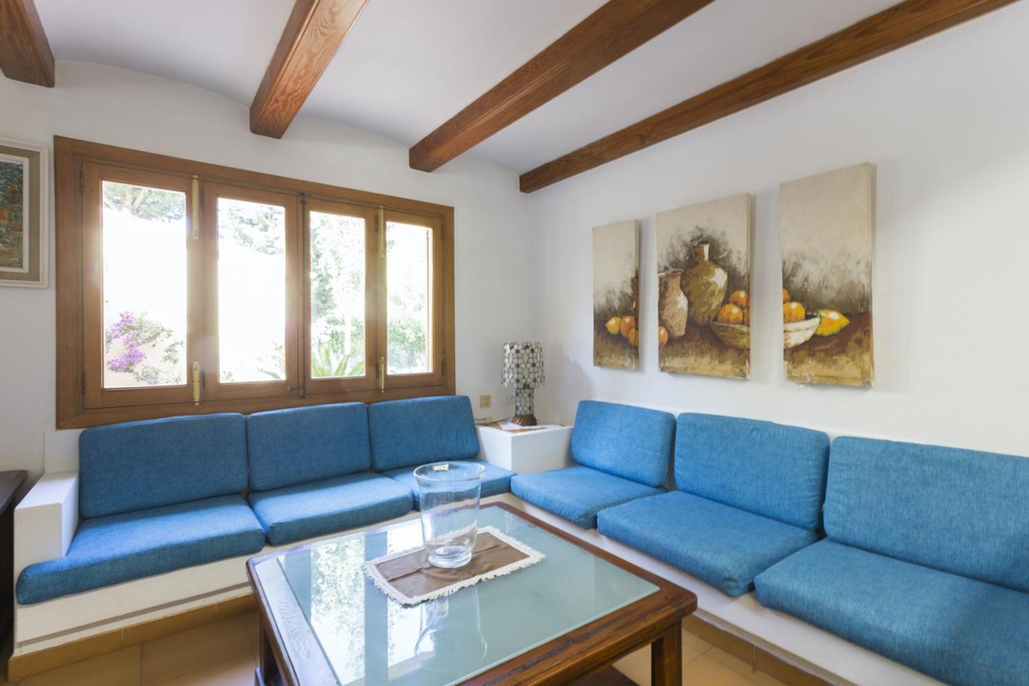 Villa Elegant Villa: Pollenca Poolside Retreat Port de Pollenca